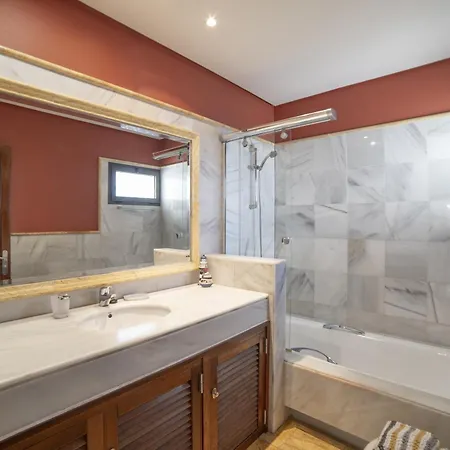וילה Exquisite Lanzarote | Stella Lucente | 2 Bedrooms | Private Pool & Enchanted Terrace | פלאיה בלנקה
