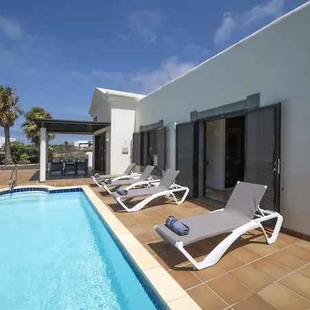 Vila Exquisite Lanzarote | Stella Lucente | 2 Bedrooms | Private Pool & Enchanted Terrace |