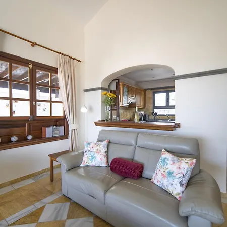 Exquisite Lanzarote | Stella Lucente | 2 Bedrooms | Private Pool & Enchanted Terrace | Playa Blanca (Lanzarote)