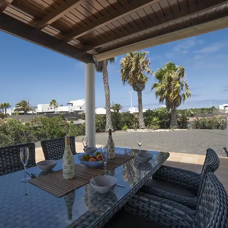 فيلة Exquisite Lanzarote | Stella Lucente | 2 Bedrooms | Private Pool & Enchanted Terrace | *